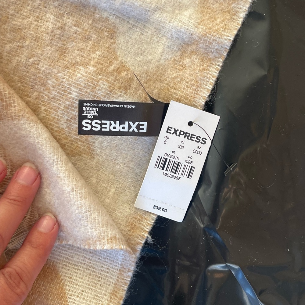 Express Frindge spots scarf - Picture 5 of 5